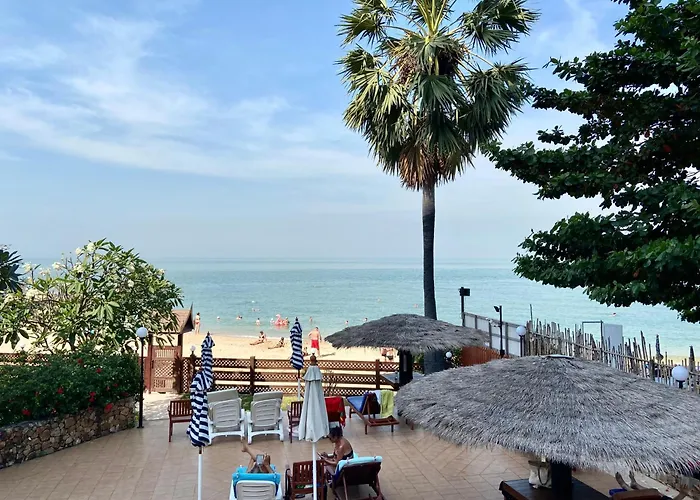 Amazing Spacious Seaview Condo
