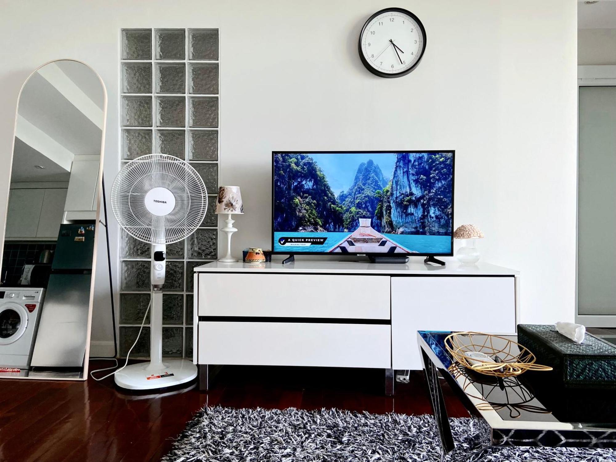 Amazing Spacious Seaview Apartment Pattaya